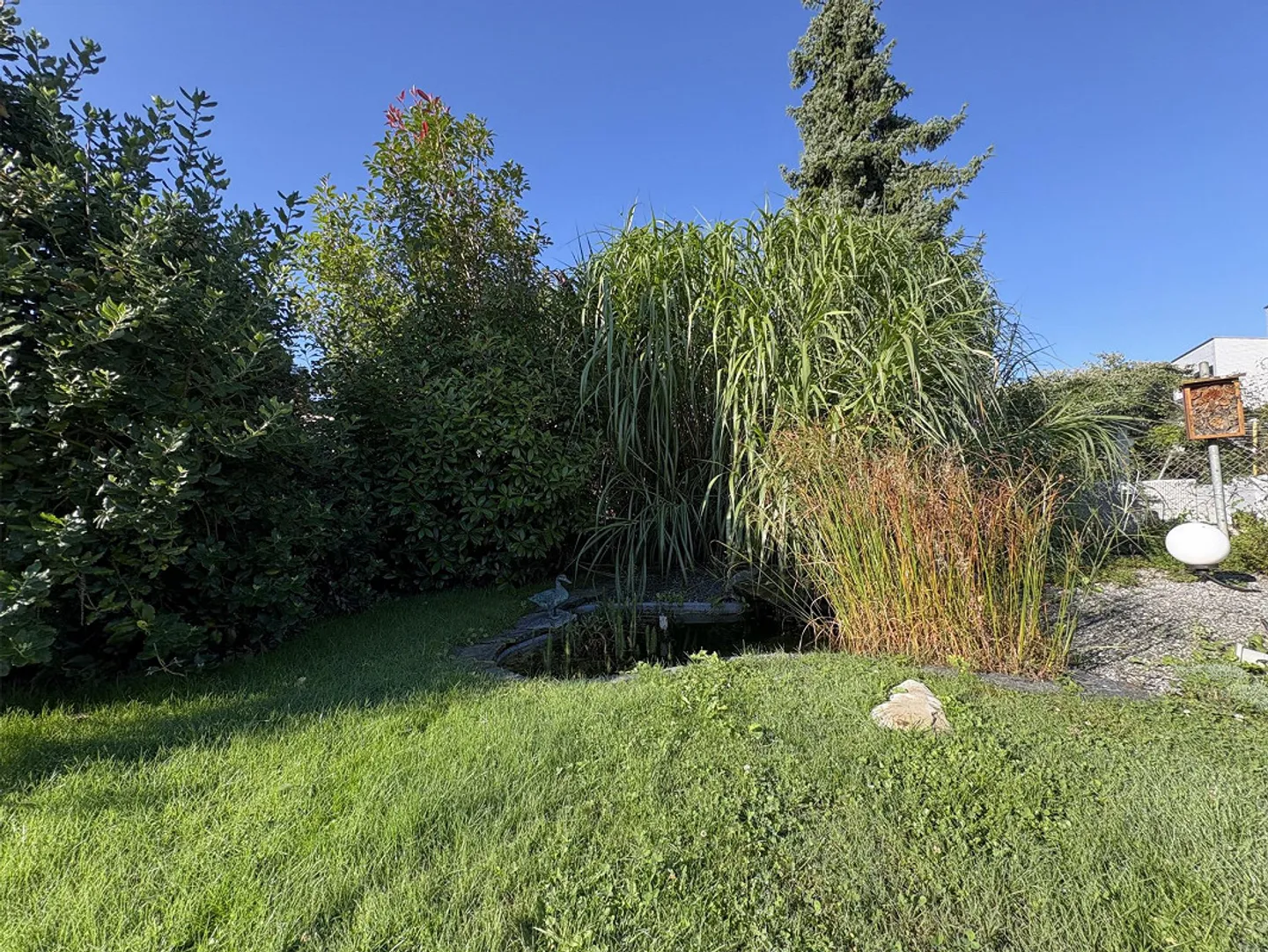 4.5-room single-family house with beautiful garden in Biel-Benken - Photo 2 of 17