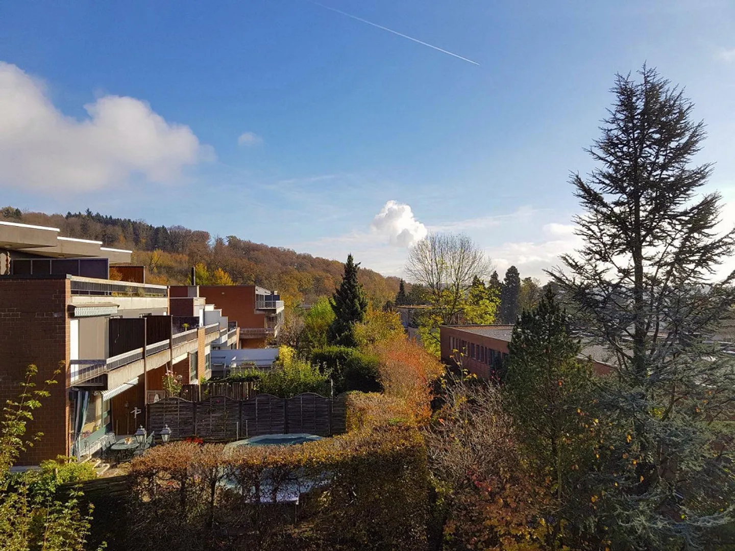 Luminoso appartamento di 4,5 stanze con camino e balcone - Foto 15 di 16