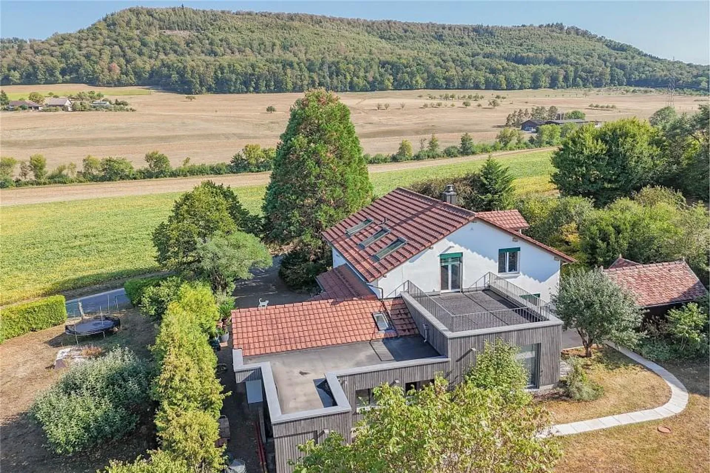Vivre magnifiquement dans son propre parc : Maison spacieuse avec beaucoup d'intimité - Photo 1 sur 13