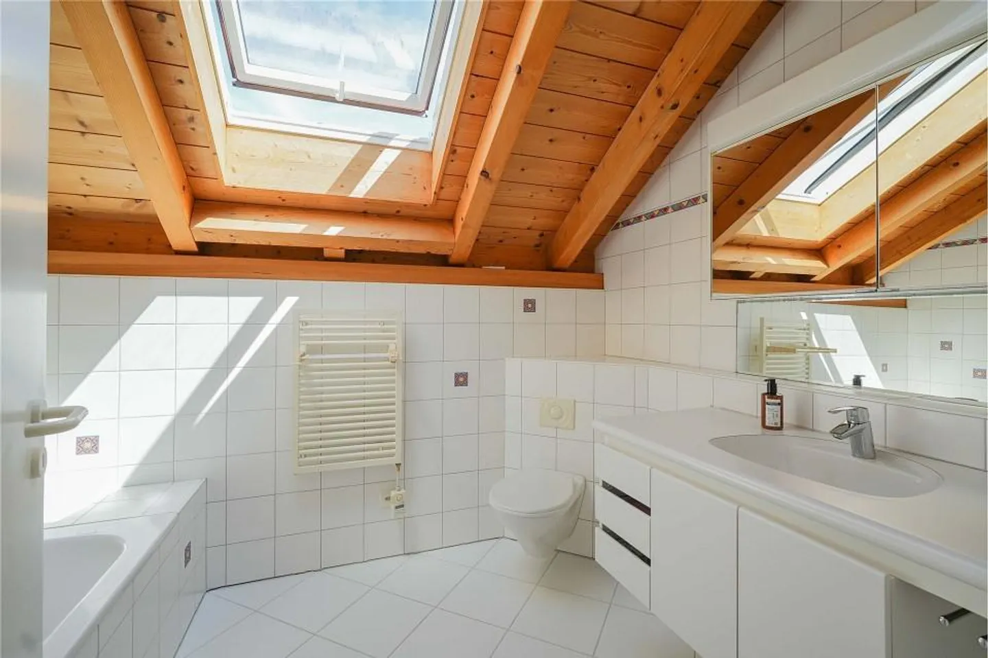 Vivre magnifiquement dans son propre parc : Maison spacieuse avec beaucoup d'intimité - Photo 10 sur 13