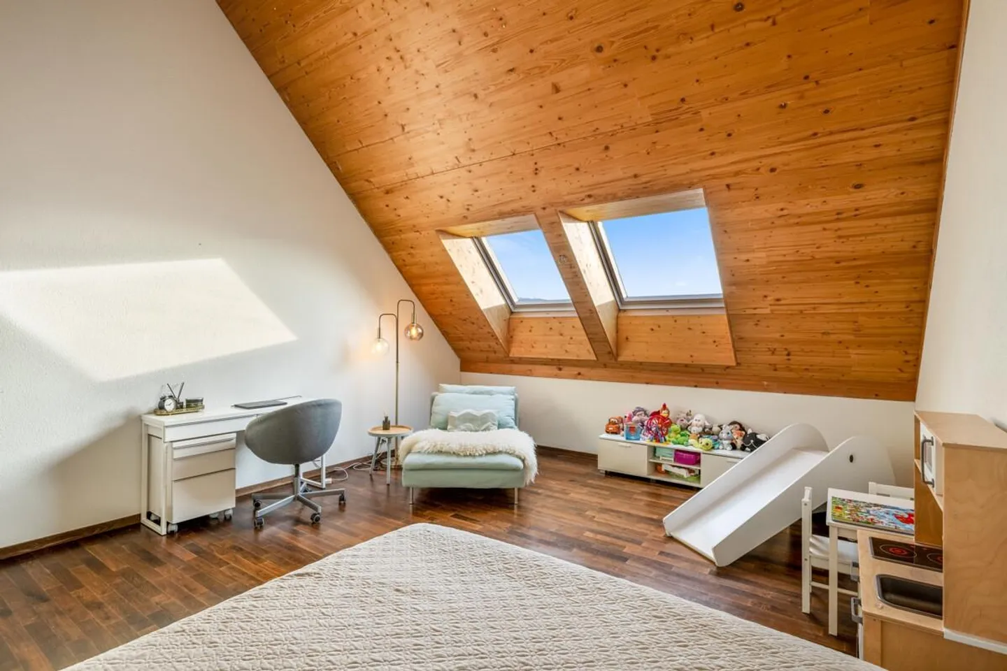 Modernes Reiheneckhaus mit Garten - Foto 4 von 6