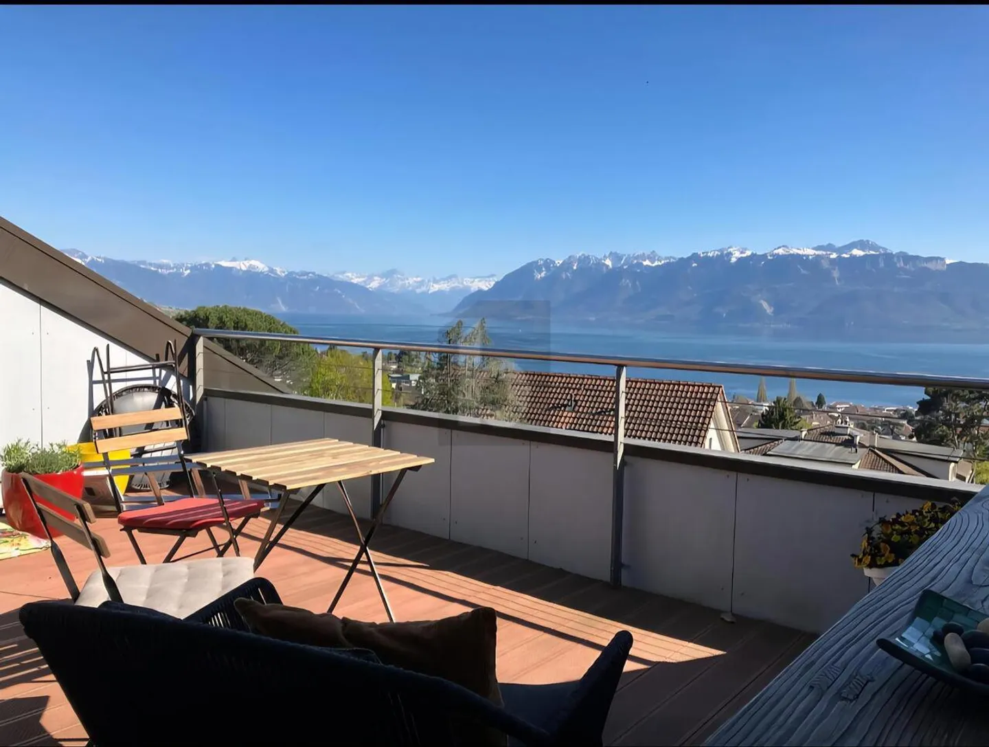 Charming Family Home with Lake View - Photo 1 of 6