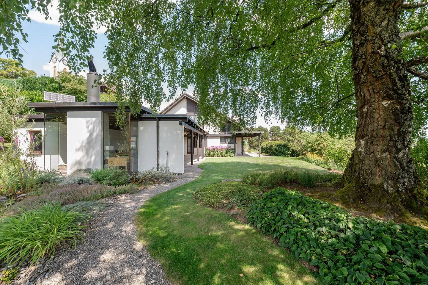 Geräumiges Einfamilienhaus mit Garten - Foto 11 von 13