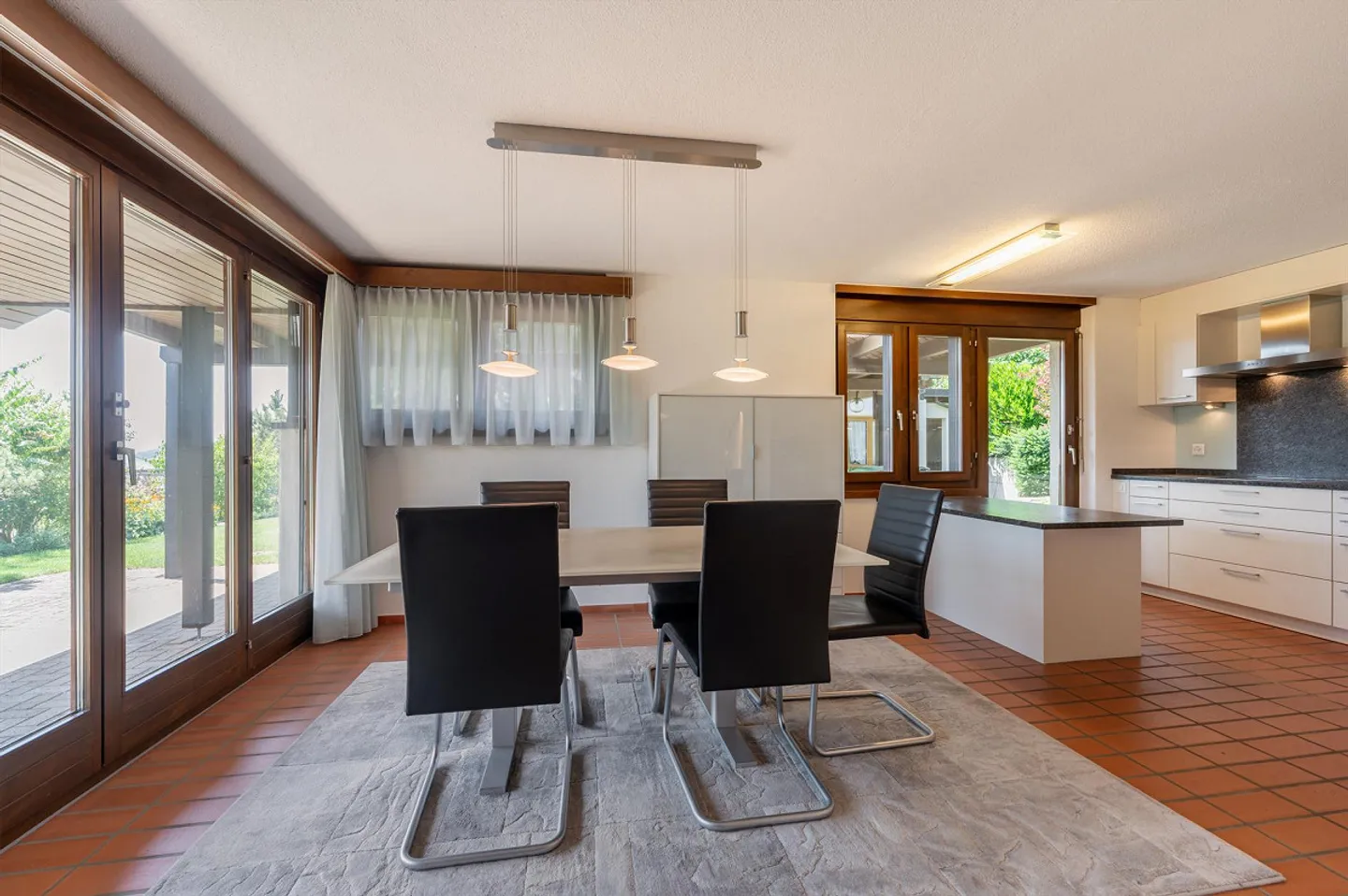 Geräumiges Einfamilienhaus mit Garten - Foto 5 von 13