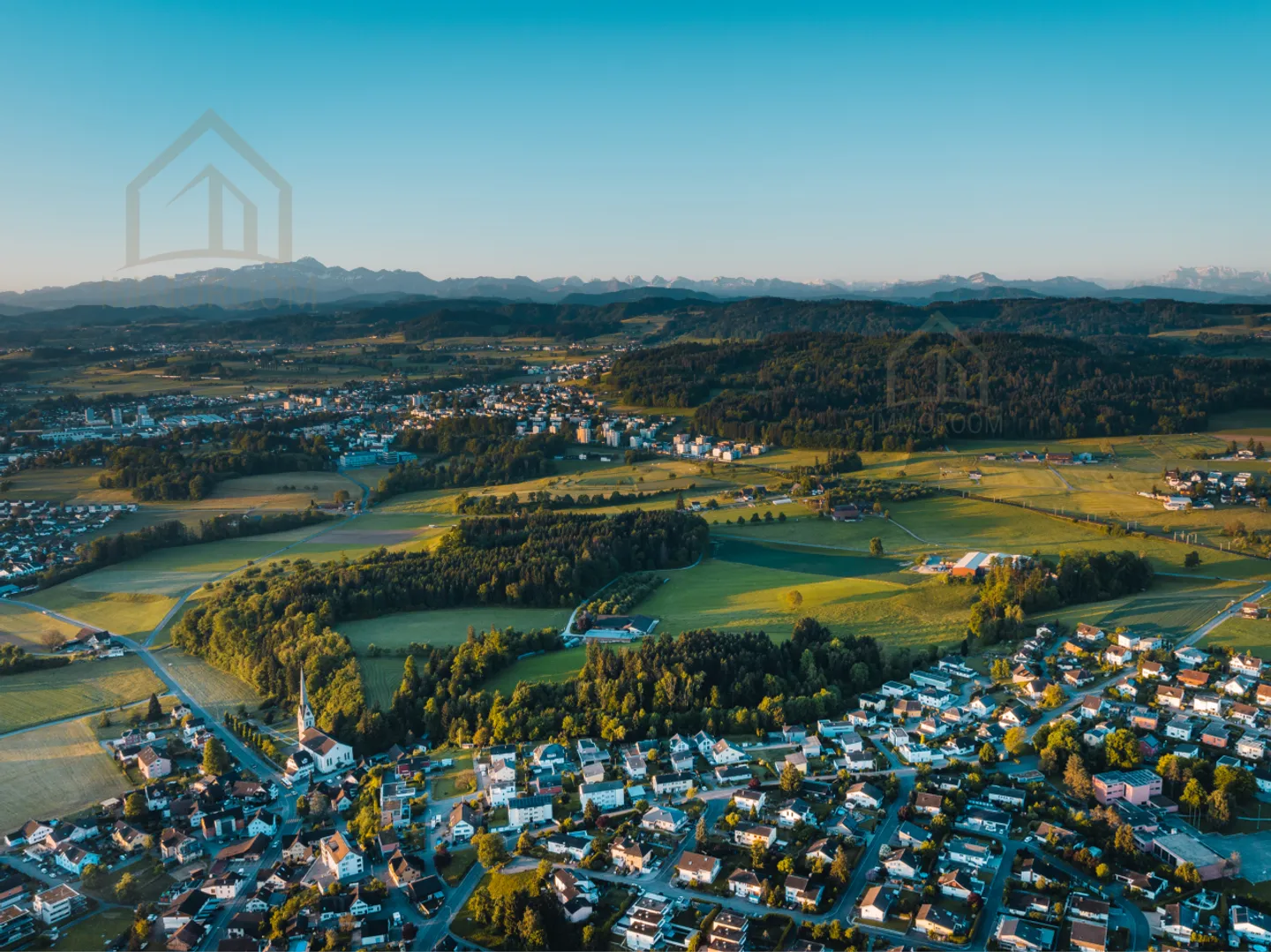 Comfortable Ground Floor Apartment with Sunny Private Garden - Photo 14 of 14