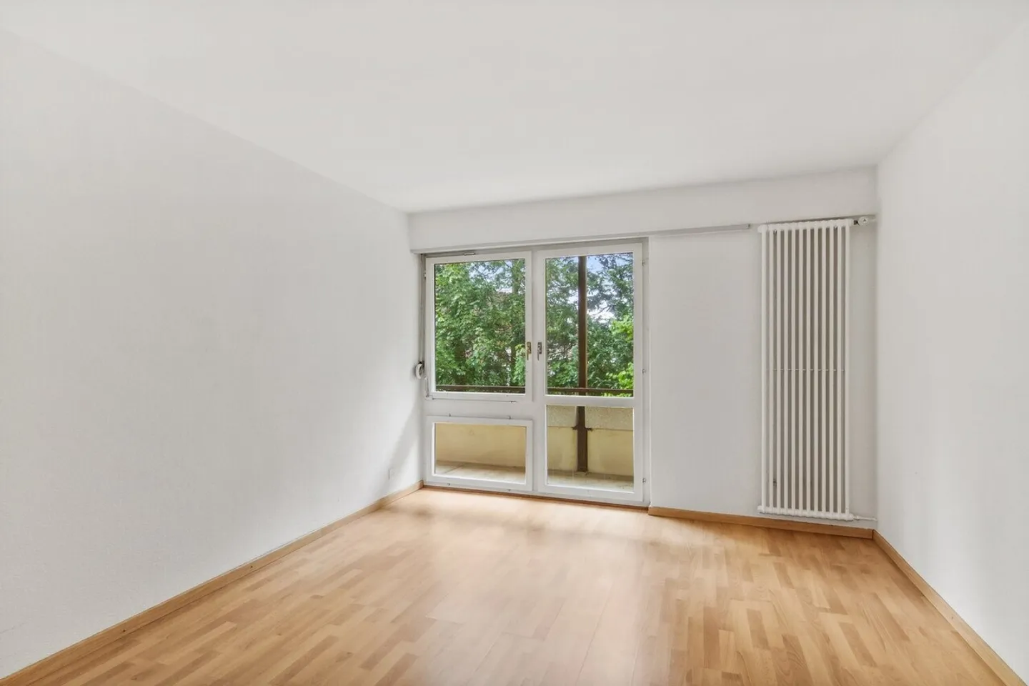 Ideal location - renovated - spacious balcony - Photo 5 of 7