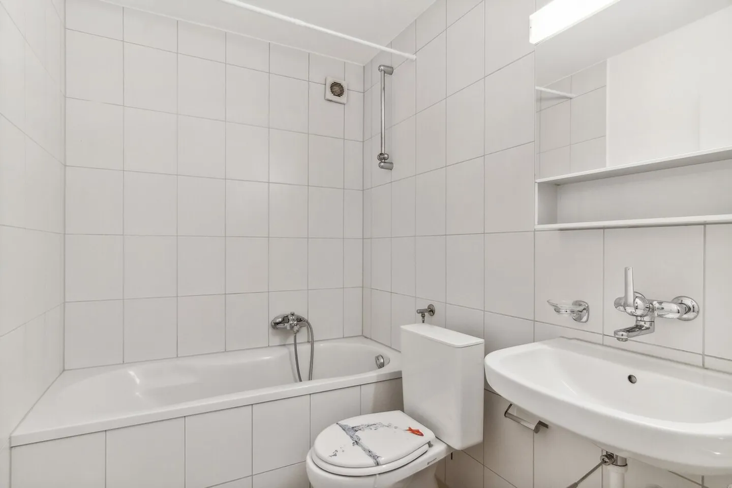 Ideal location - renovated - spacious balcony - Photo 7 of 7