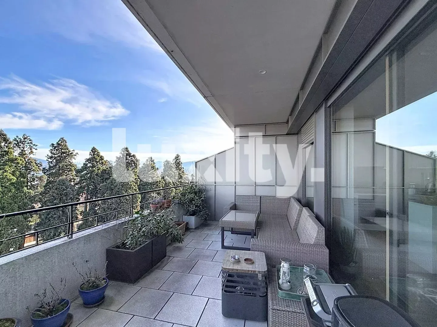 Apartment for rent - Photo 3 of 4