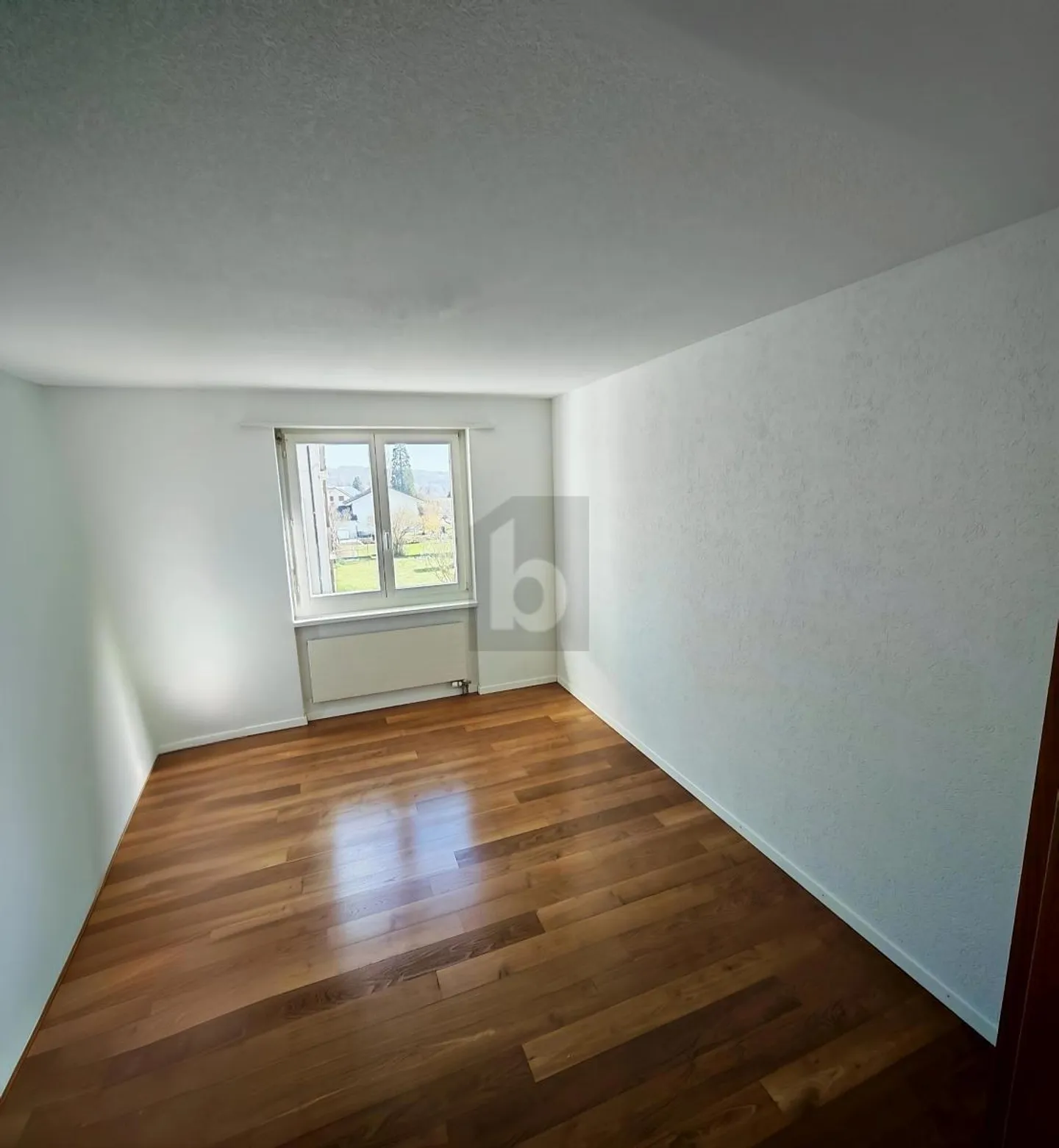 Geräumige Wohnung mit Weinblick - Foto 3 von 6