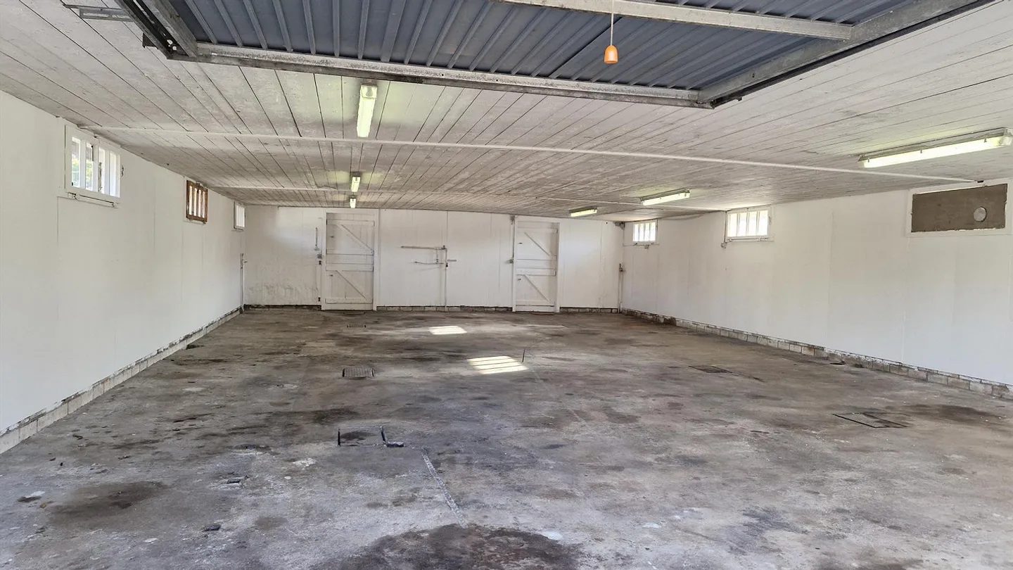 Parking garage / storage room for rent 108m2 - Photo 2 of 4