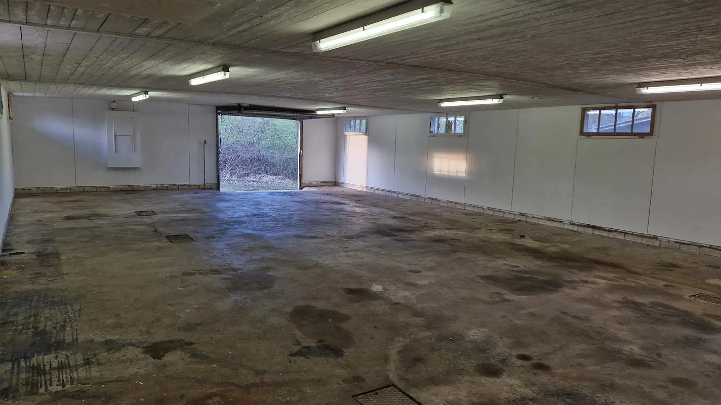 Parking garage / storage room for rent 108m2 - Photo 4 of 4