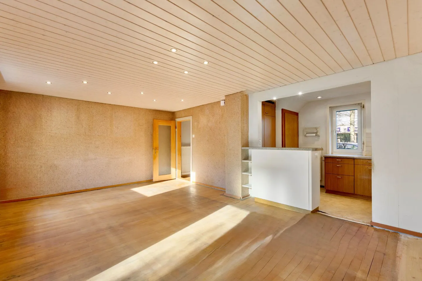 House with potential in a central residential area! - Photo 4 of 12