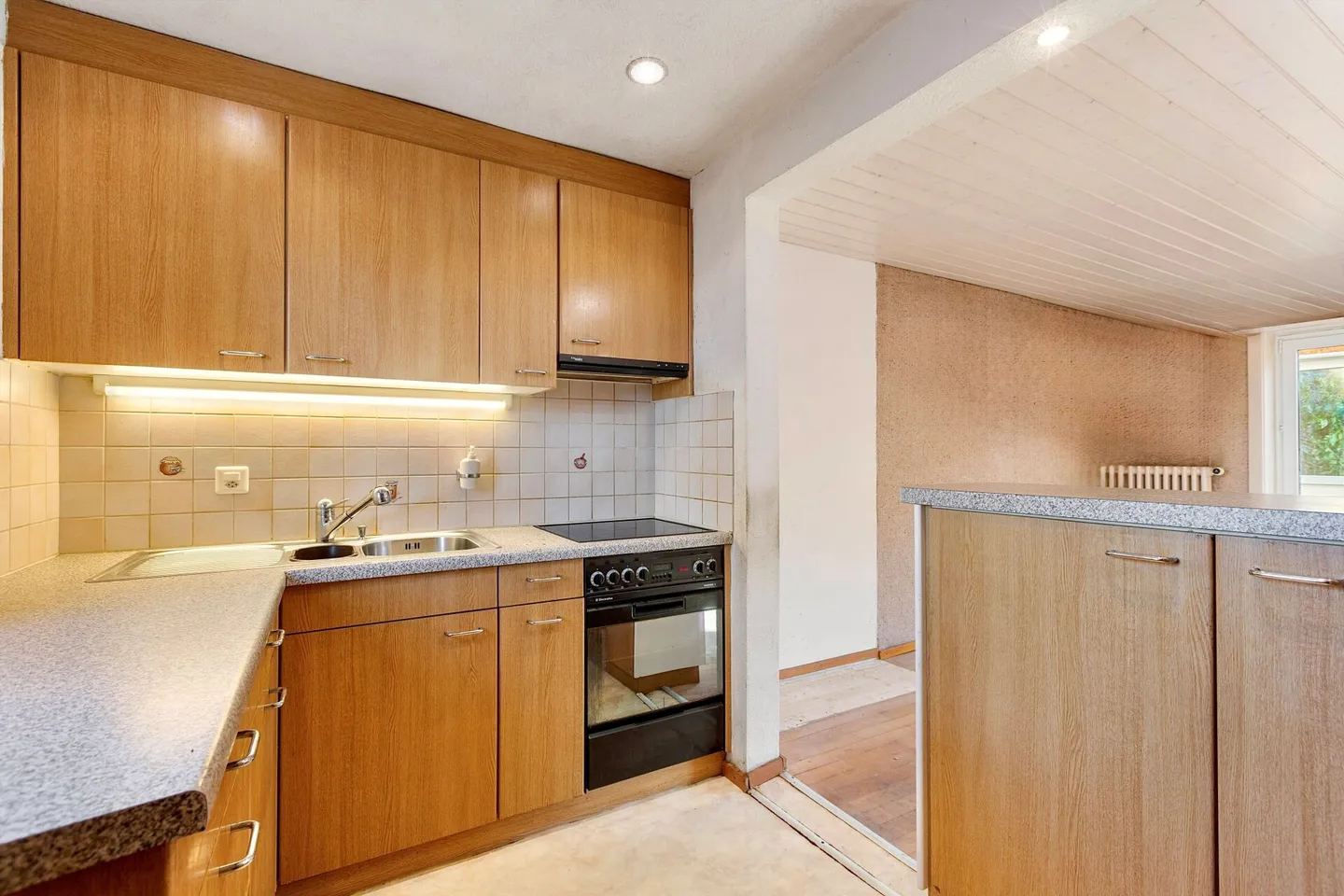 House with potential in a central residential area! - Photo 5 of 12