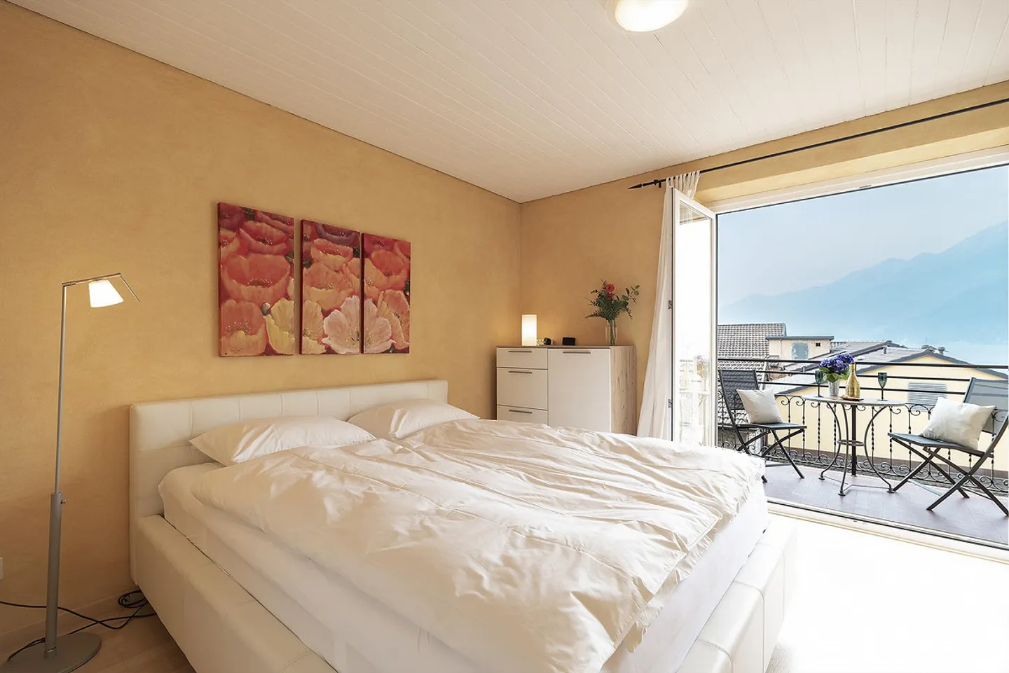 (Limité 01.11.2025-31.03.2026) Appartement lumineux et meublé avec une vue de rêve! - Photo 2 sur 12