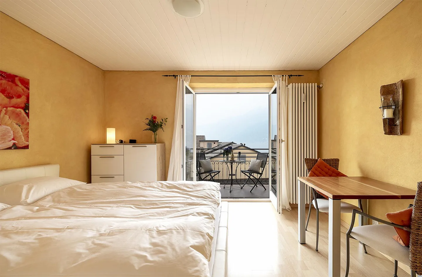(Limité 01.11.2025-31.03.2026) Appartement lumineux et meublé avec une vue de rêve! - Photo 3 sur 12