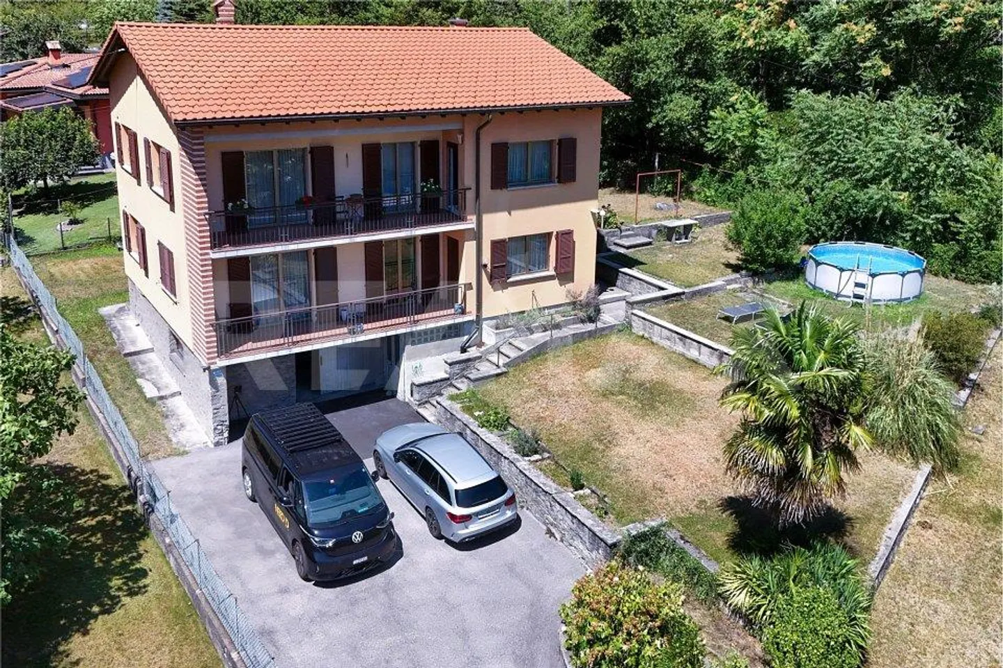 Haus mit 2 unabhängigen Wohnungen und Garten - Foto 3 von 13