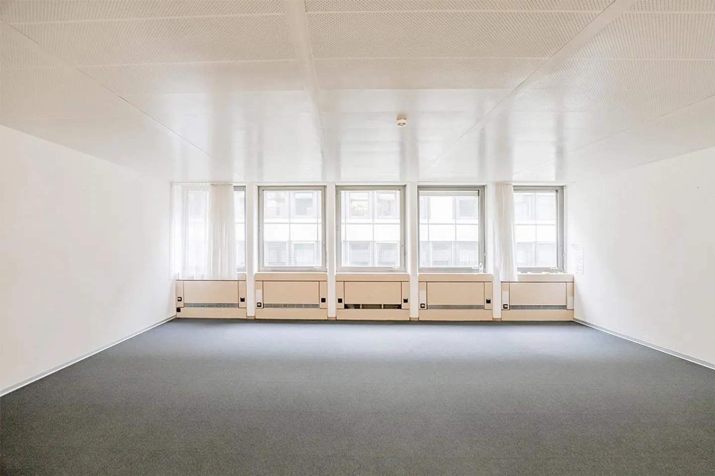 Bureau ou espace de co-travail directement au Aeschengraben - Photo 2 sur 2