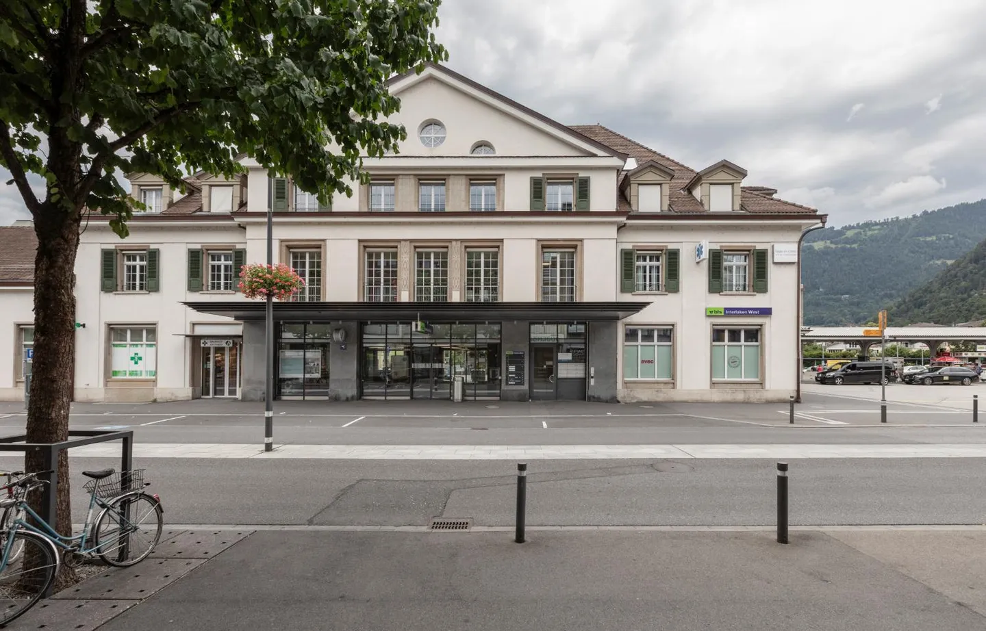 Ufficio moderno direttamente alla stazione di Interlaken West - Foto 2 di 7
