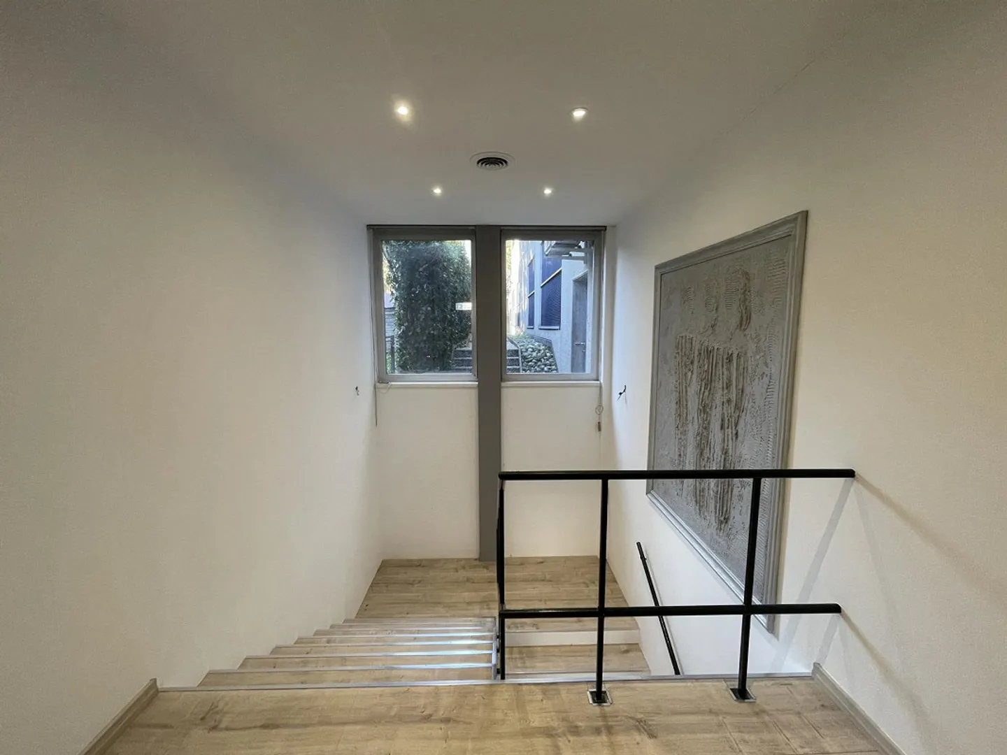 OFFICE ON TWO LEVELS WITH 6 PARKING SPACES AT A SUPER PRICE - Photo 3 of 13