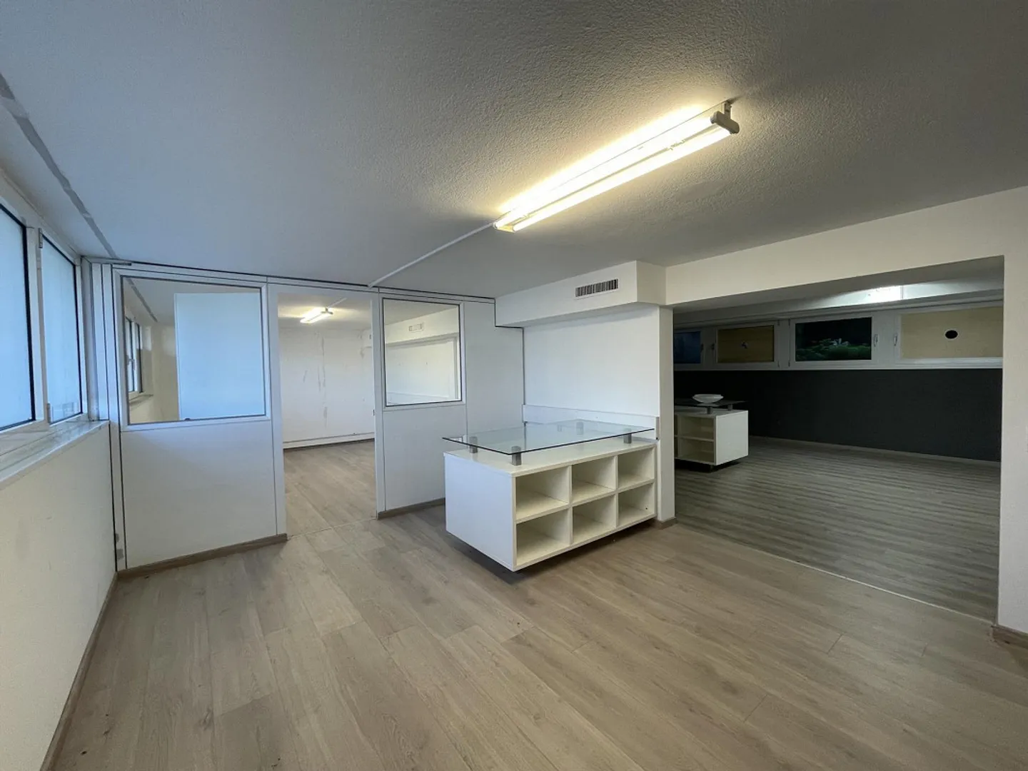 OFFICE ON TWO LEVELS WITH 6 PARKING SPACES AT A SUPER PRICE - Photo 5 of 13