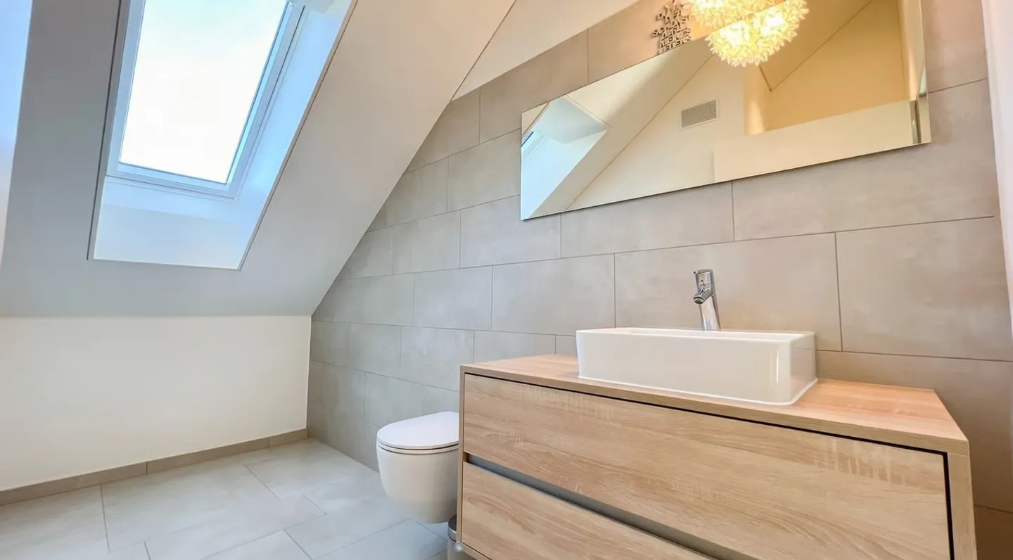 A jewel awaits you - 3 1/2 room penthouse with oversized room height - Photo 5 of 9