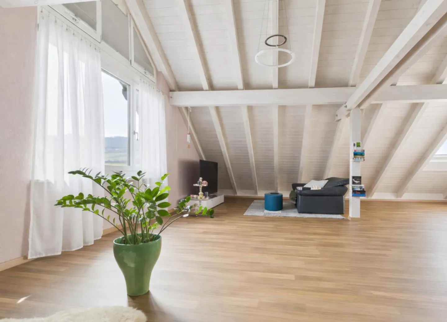 Attractive semi-detached house with open living concept and sunny location - Photo 4 of 6