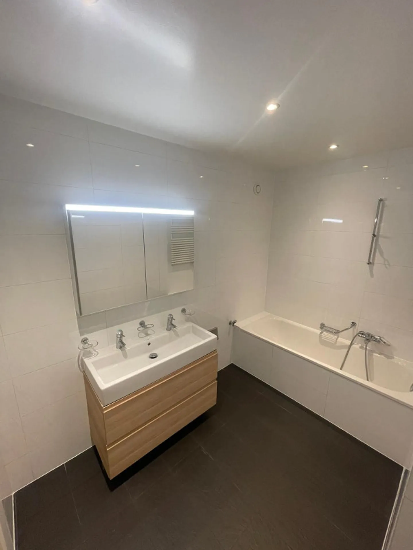 Magnificent Apartment - City Center - Photo 9 of 13