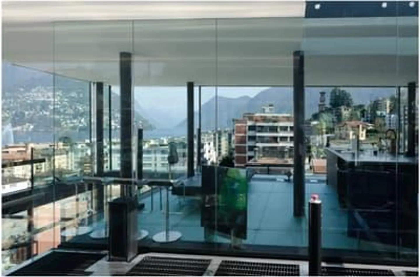 Exclusive living and professional space in the heart of Paradiso - Photo 2 of 6