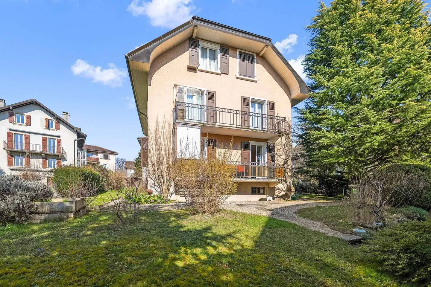 Appartement avec 3,5 pièces et espace de grenier indépendant - Photo 1 sur 10