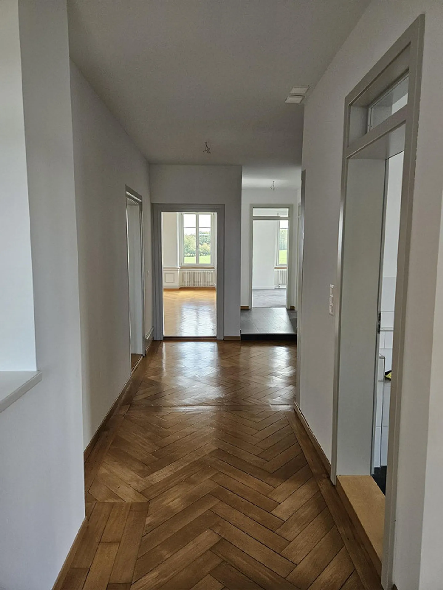 Appartamento in stile Liberty luminoso e recentemente ristrutturato con magnifica vista sul lago - Foto 10 di 12