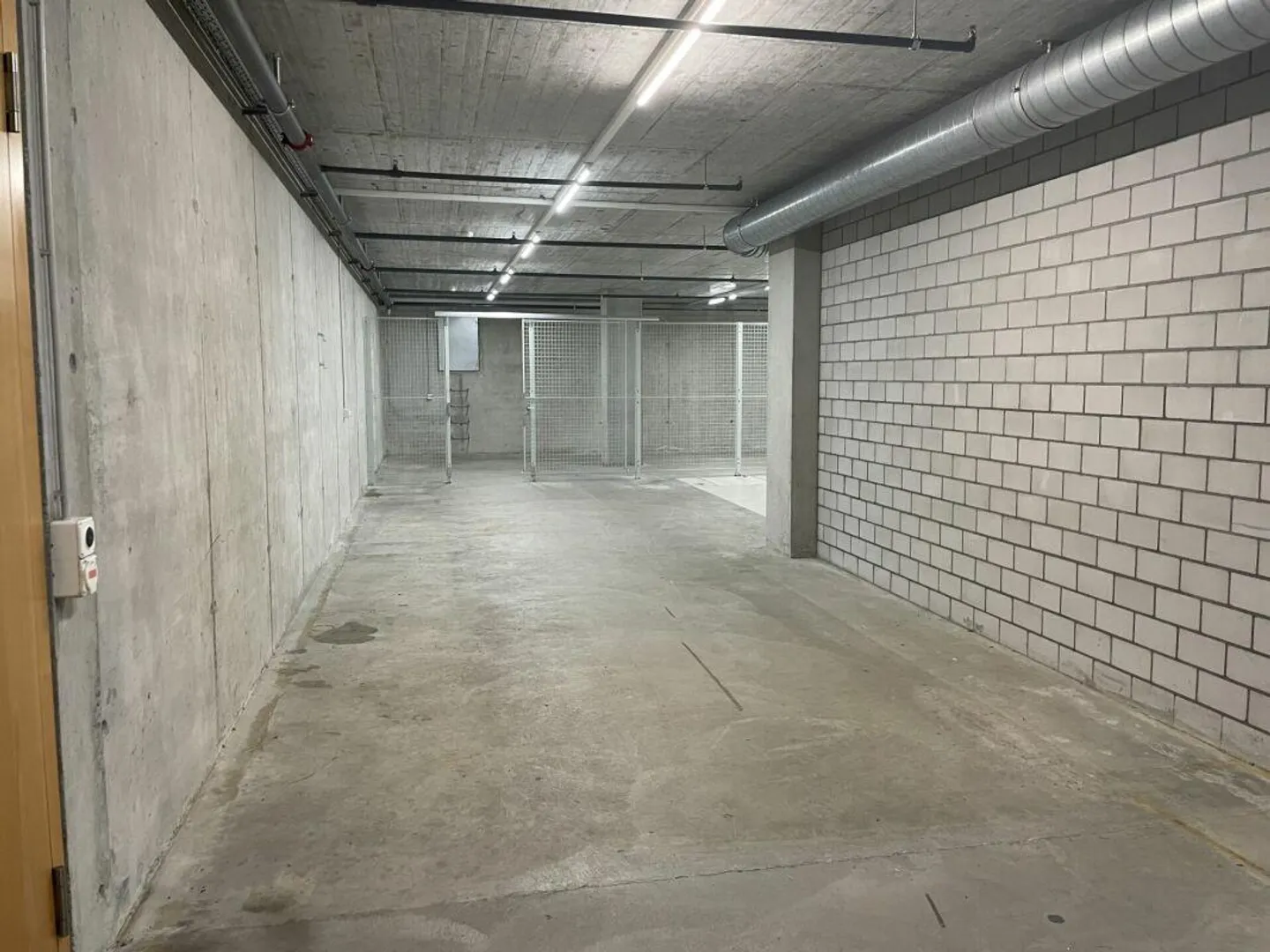 Espace de stockage polyvalent et de haute qualité - Photo 3 sur 5