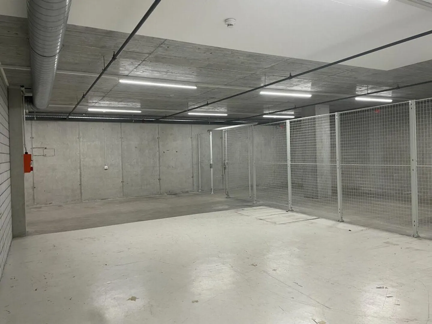 Espace de stockage polyvalent et de haute qualité - Photo 4 sur 5