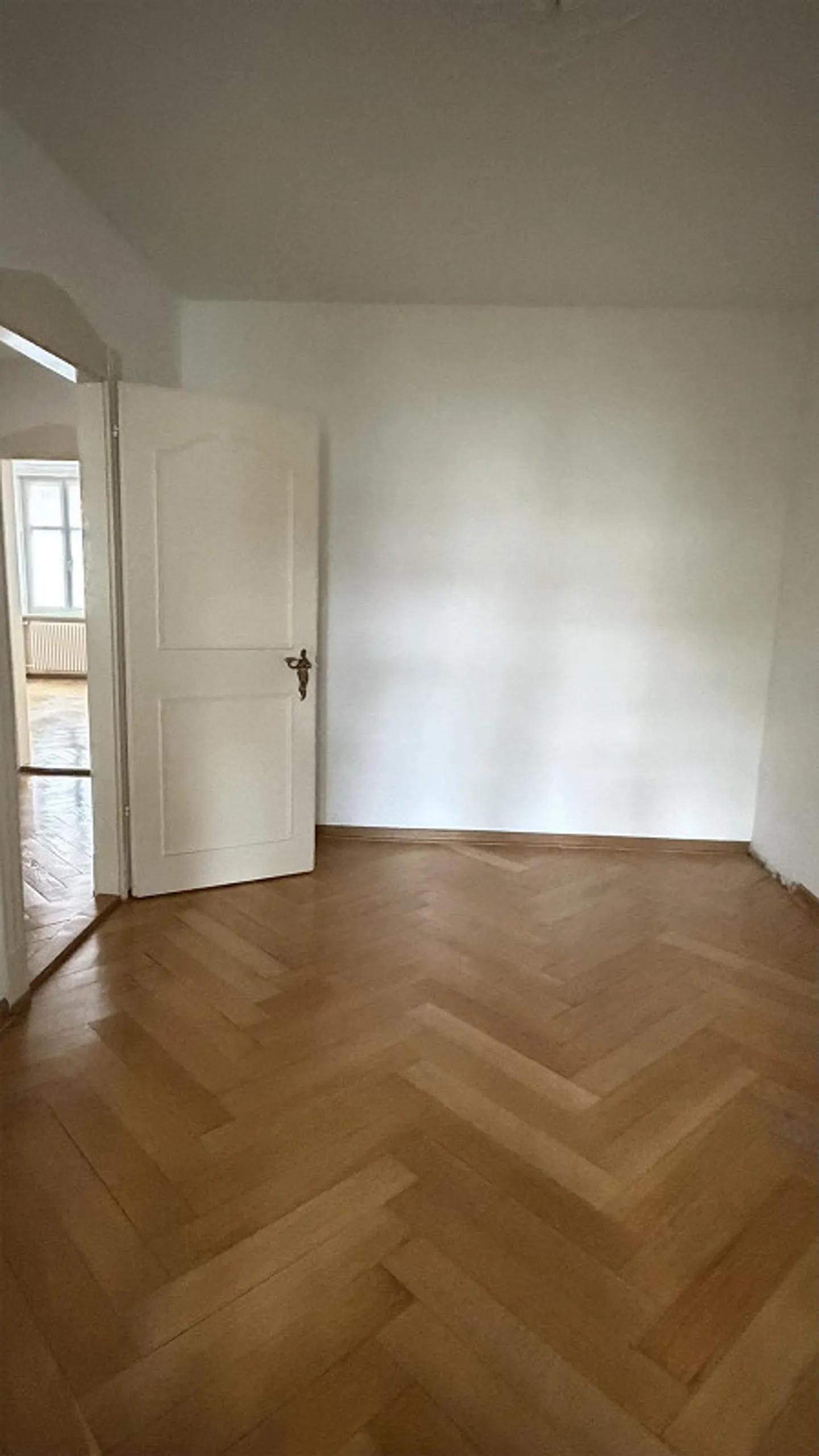 Charming 3-room old building apartment with balcony in Kleinbasel - Photo 4 of 12