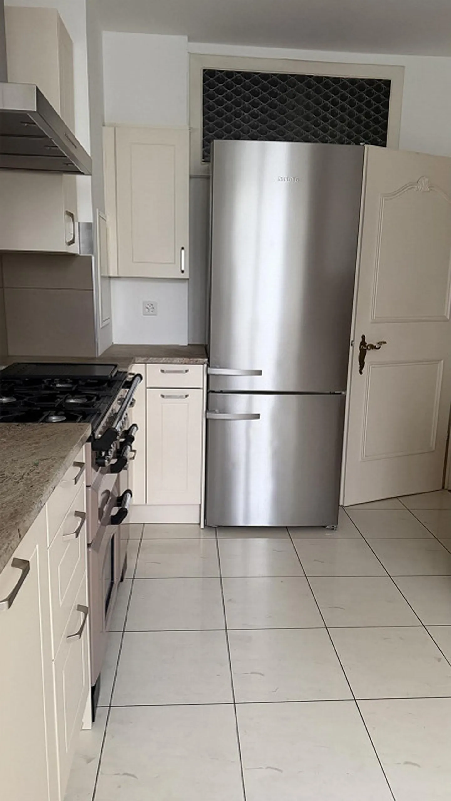 Charming 3-room old building apartment with balcony in Kleinbasel - Photo 10 of 12