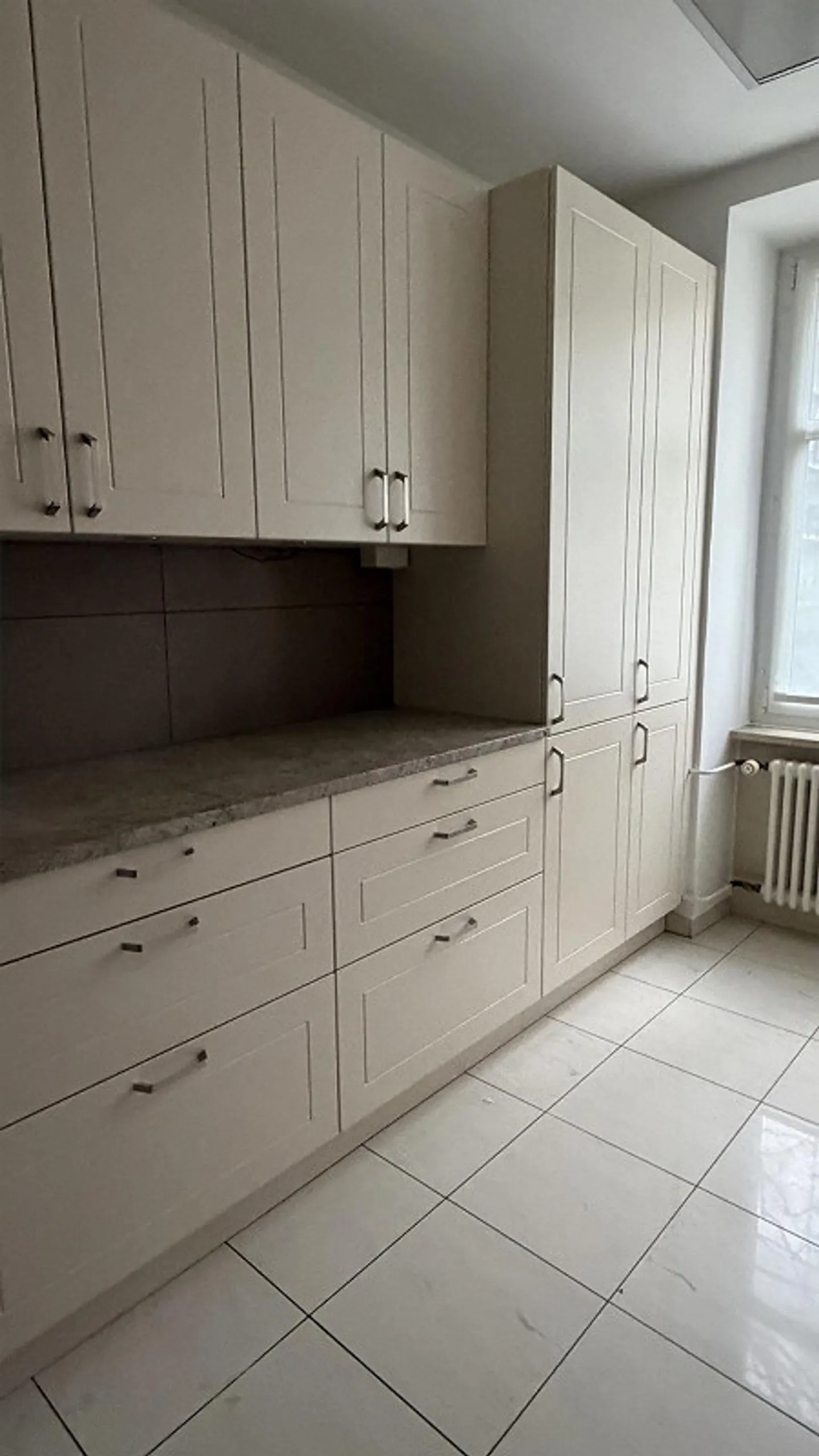 Charming 3-room old building apartment with balcony in Kleinbasel - Photo 11 of 12