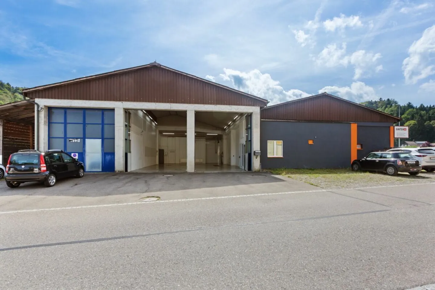 Sofort nutzbar - ausgebaute Gewerbehalle mit Aussenfläche - Photo 8 sur 8