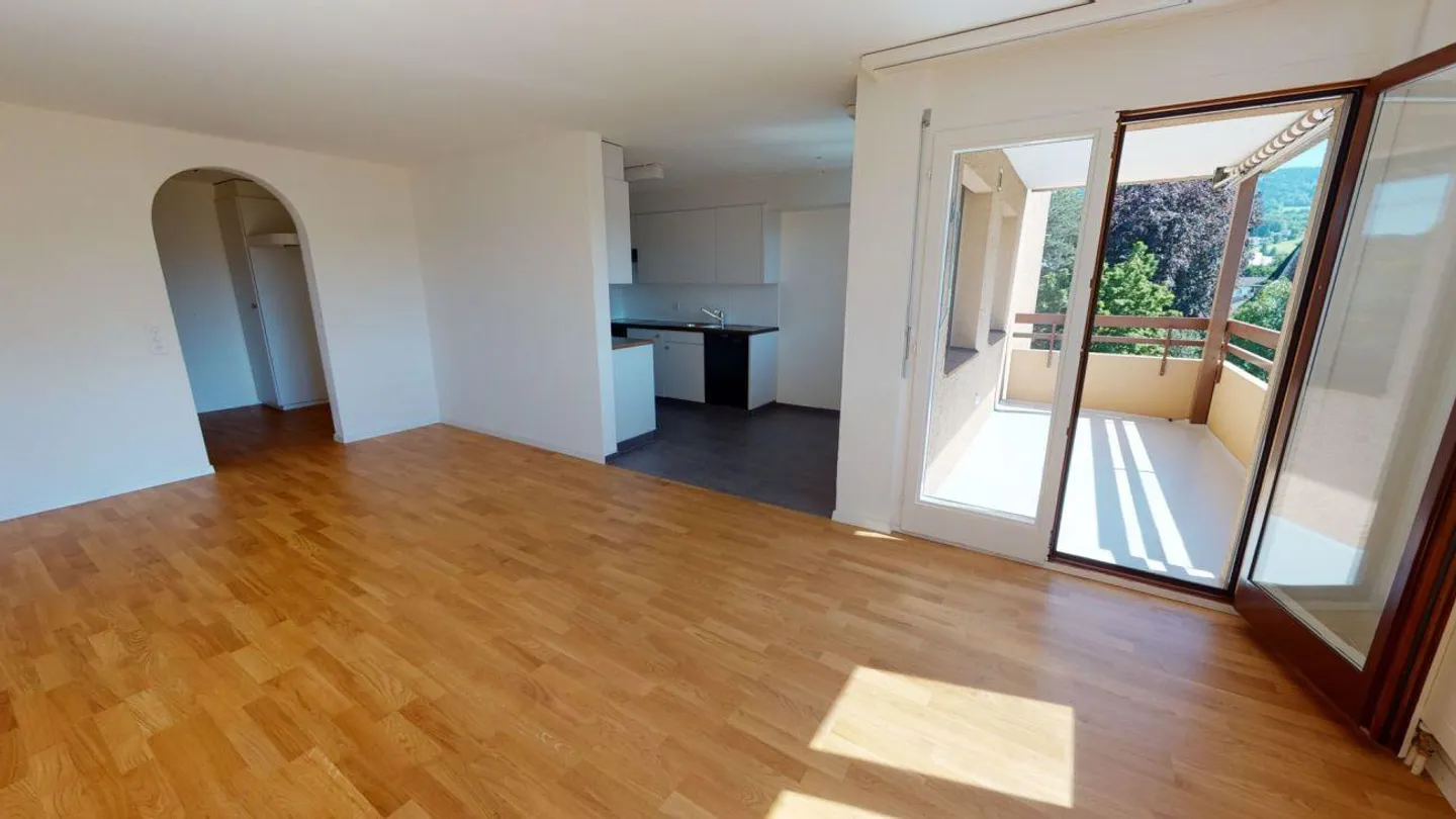 Charmante Wohnung mit grossem Balkon - Foto 3 von 11