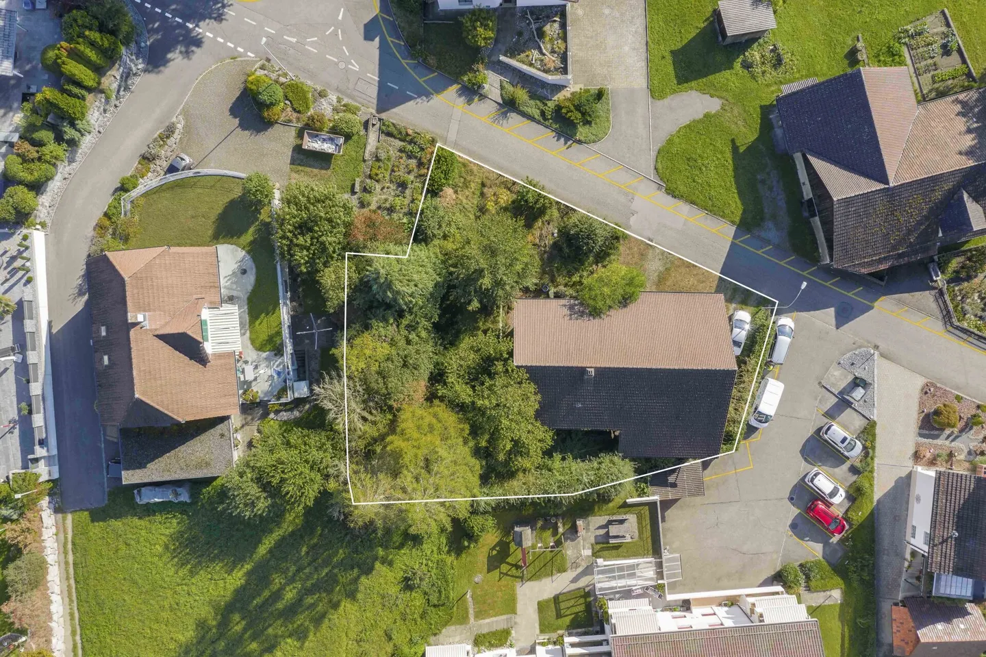 Opportunité d'investissement : Terrain en zone villageoise avec bâtiments existants et potentiel de nouvelle construction - Photo 3 sur 7