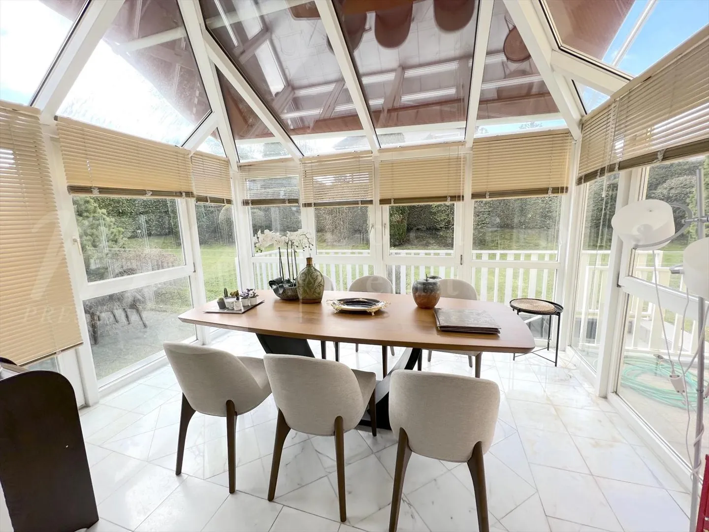 STUPENDA CASA MODERNA CON VERANDA - GIARDINO DI circa 600 m2 - Foto 4 di 13