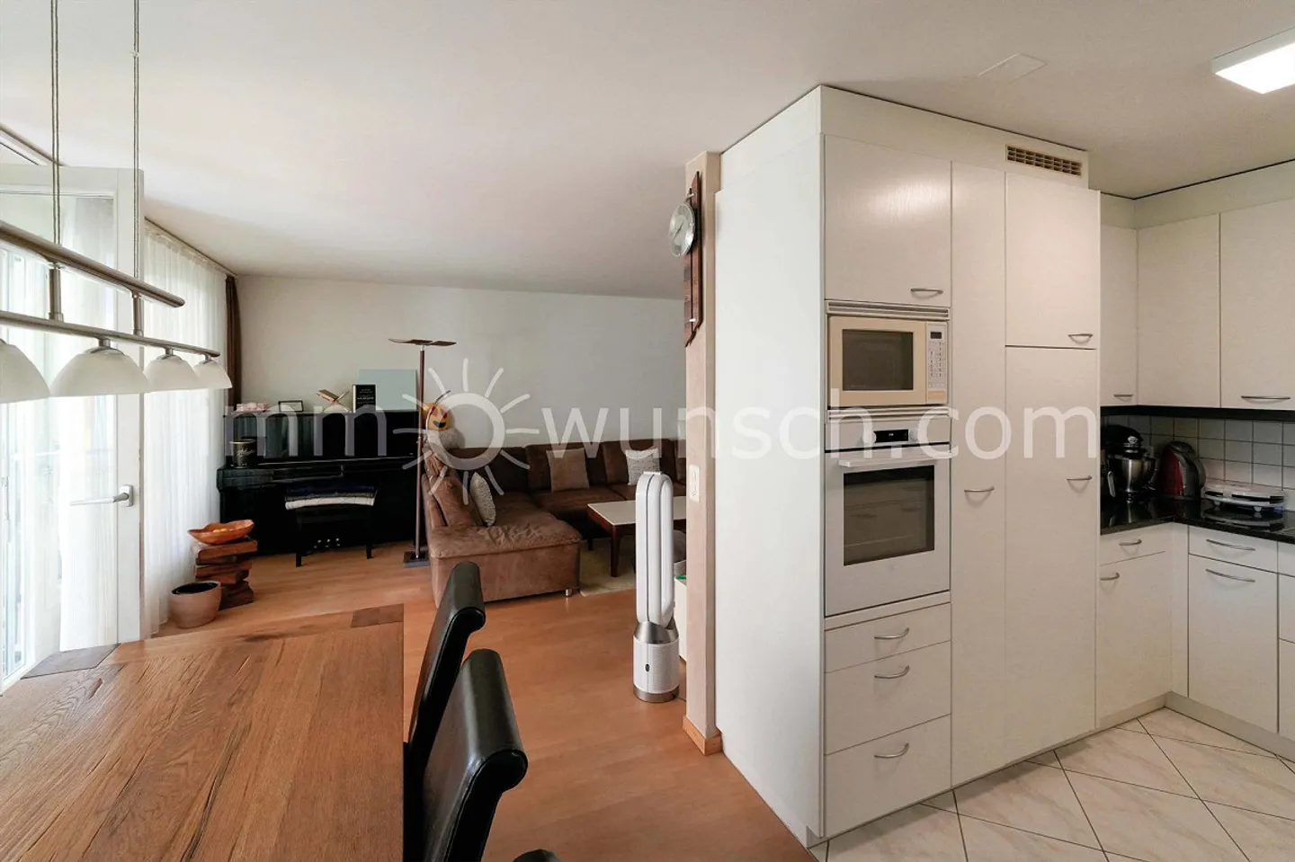 Family-friendly and spacious 5 ½ room condominium - Photo 3 of 12