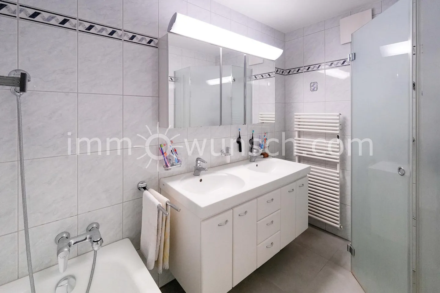 Family-friendly and spacious 5 ½ room condominium - Photo 6 of 12