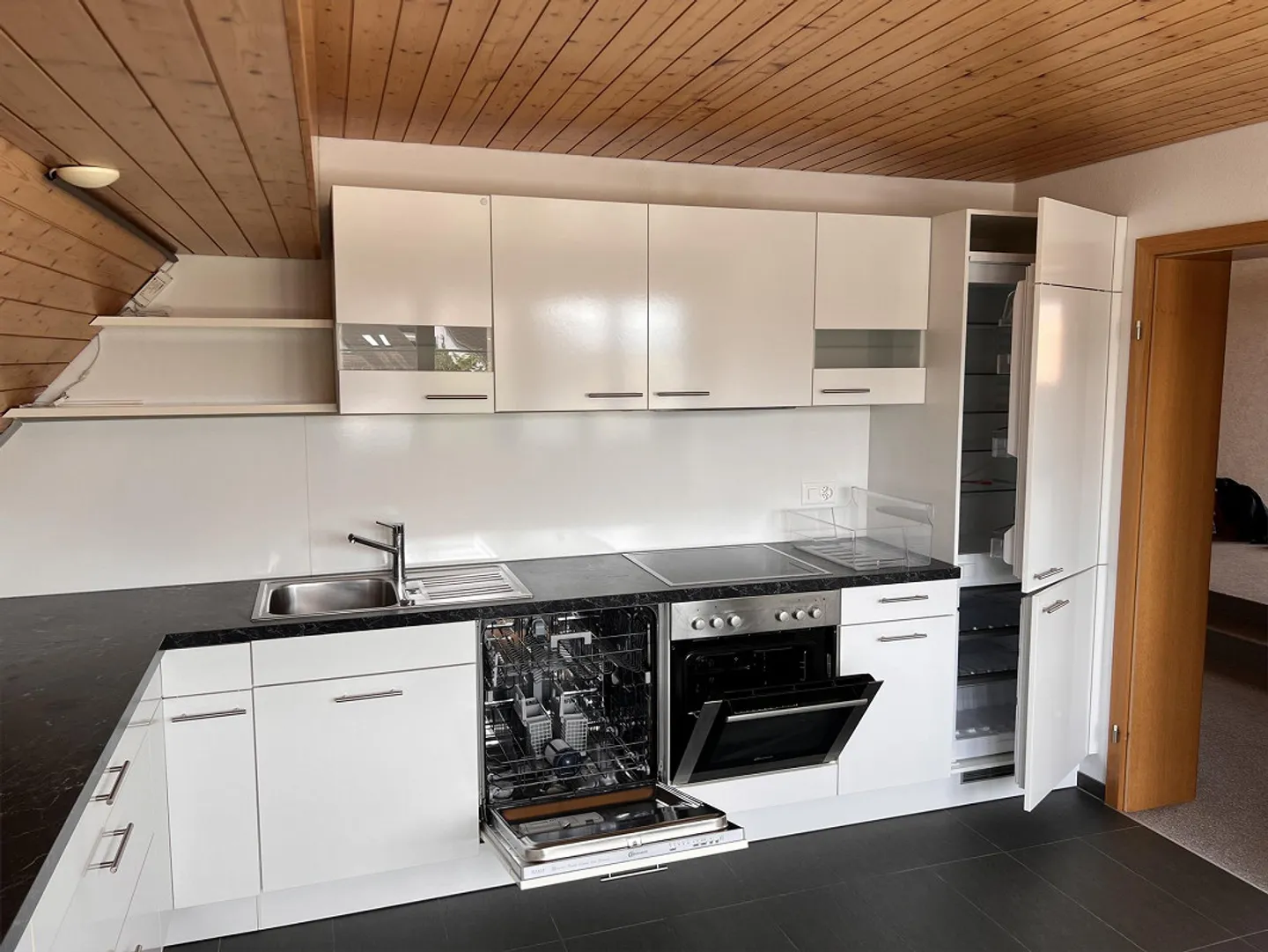 PIÙ DI UNA CASA - IL TUO NUOVO LUOGO PREFERITO! Moderno appartamento di 2,5 stanze - Foto 6 di 13