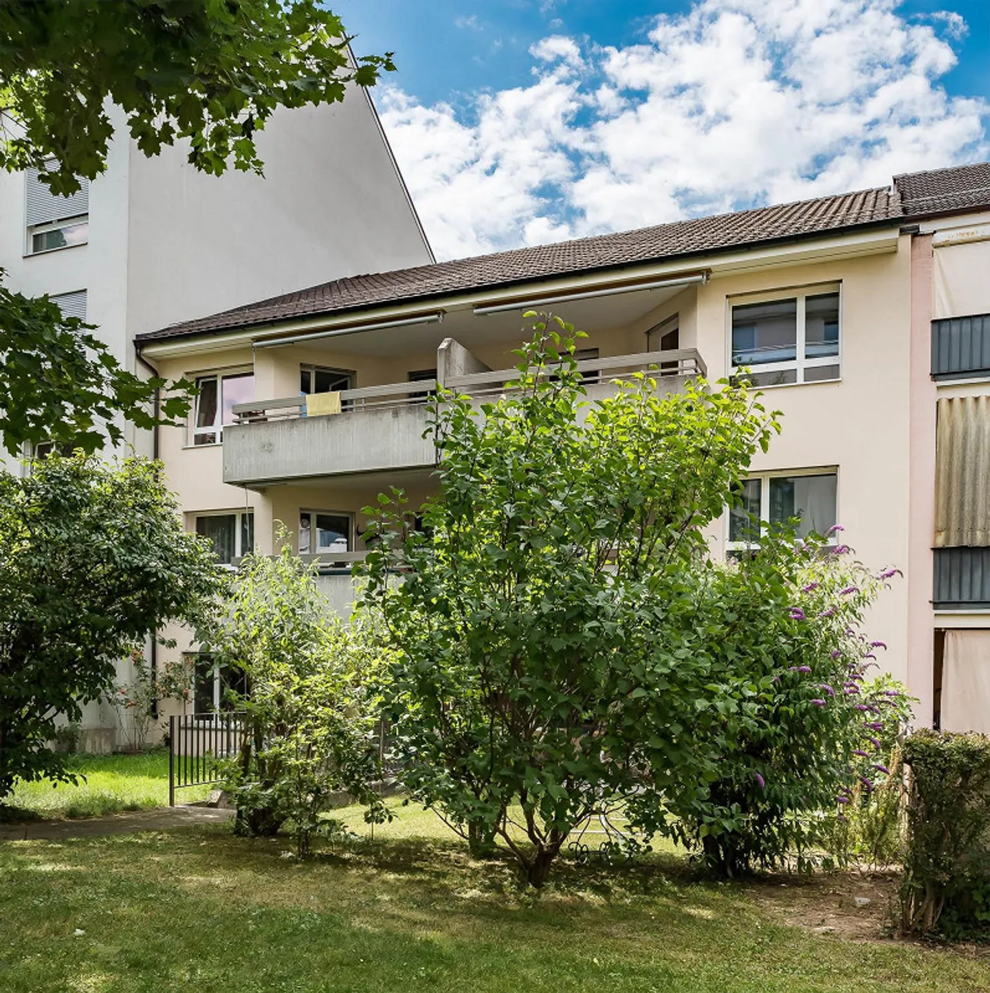 Quietly located in a small multi-family house - Photo 2 of 8