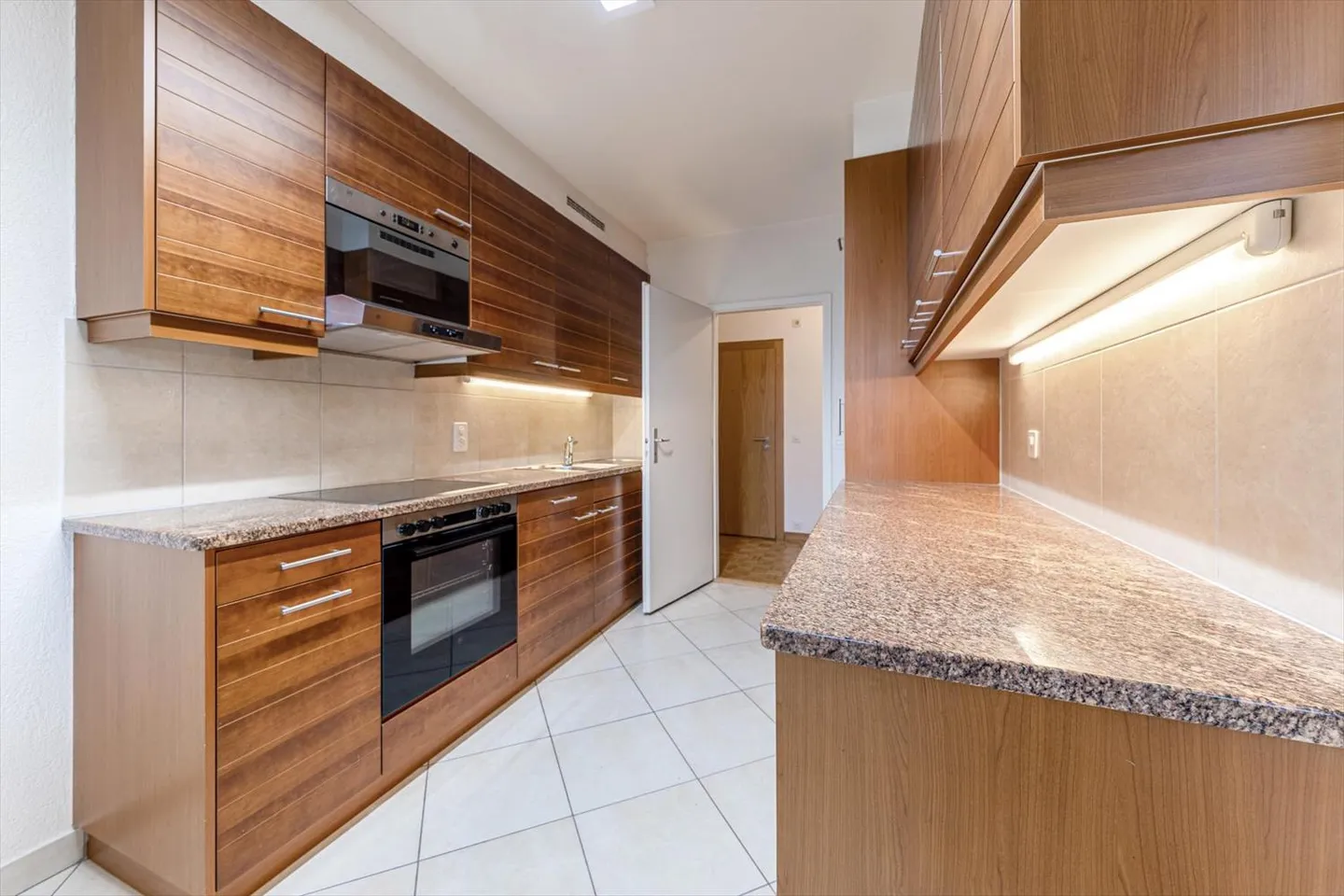 6-Zimmer-Wohnung - Foto 3 von 9