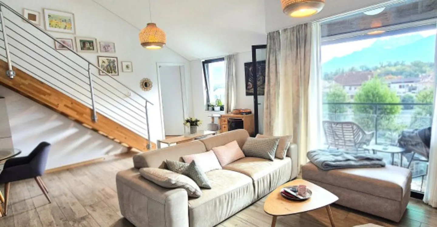 Superbe Attique Duplex Près du Lac - Photo 1 sur 10