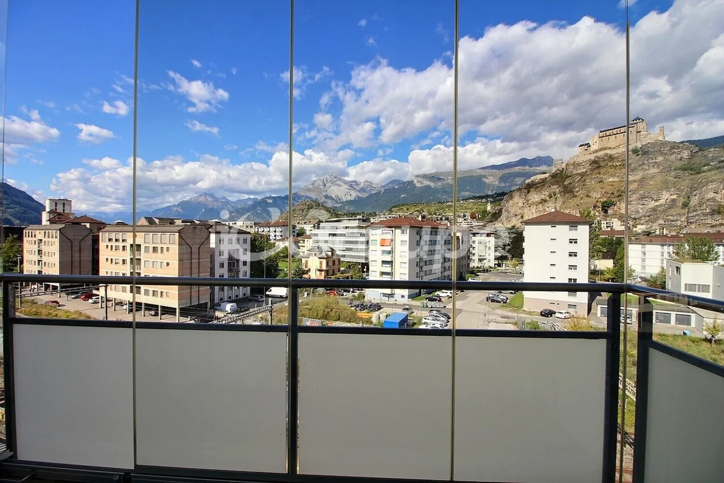 Quality apartment for rent in Sion, close to the city center. - Photo 19 of 21