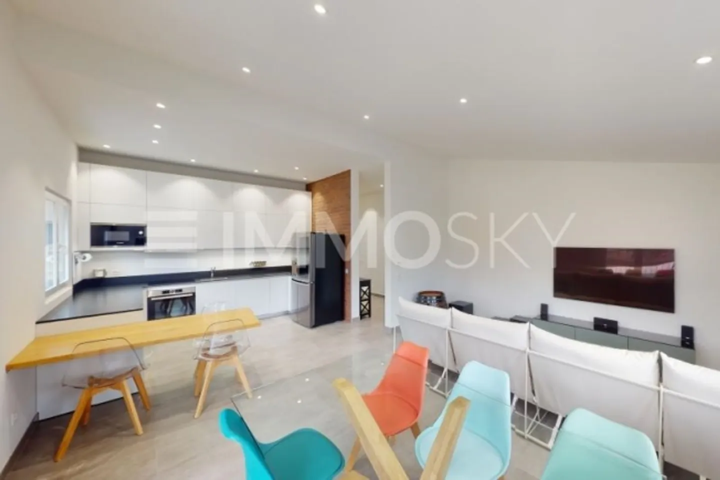 Modernes Dachgeschoss mit Aussicht - Foto 1 von 7