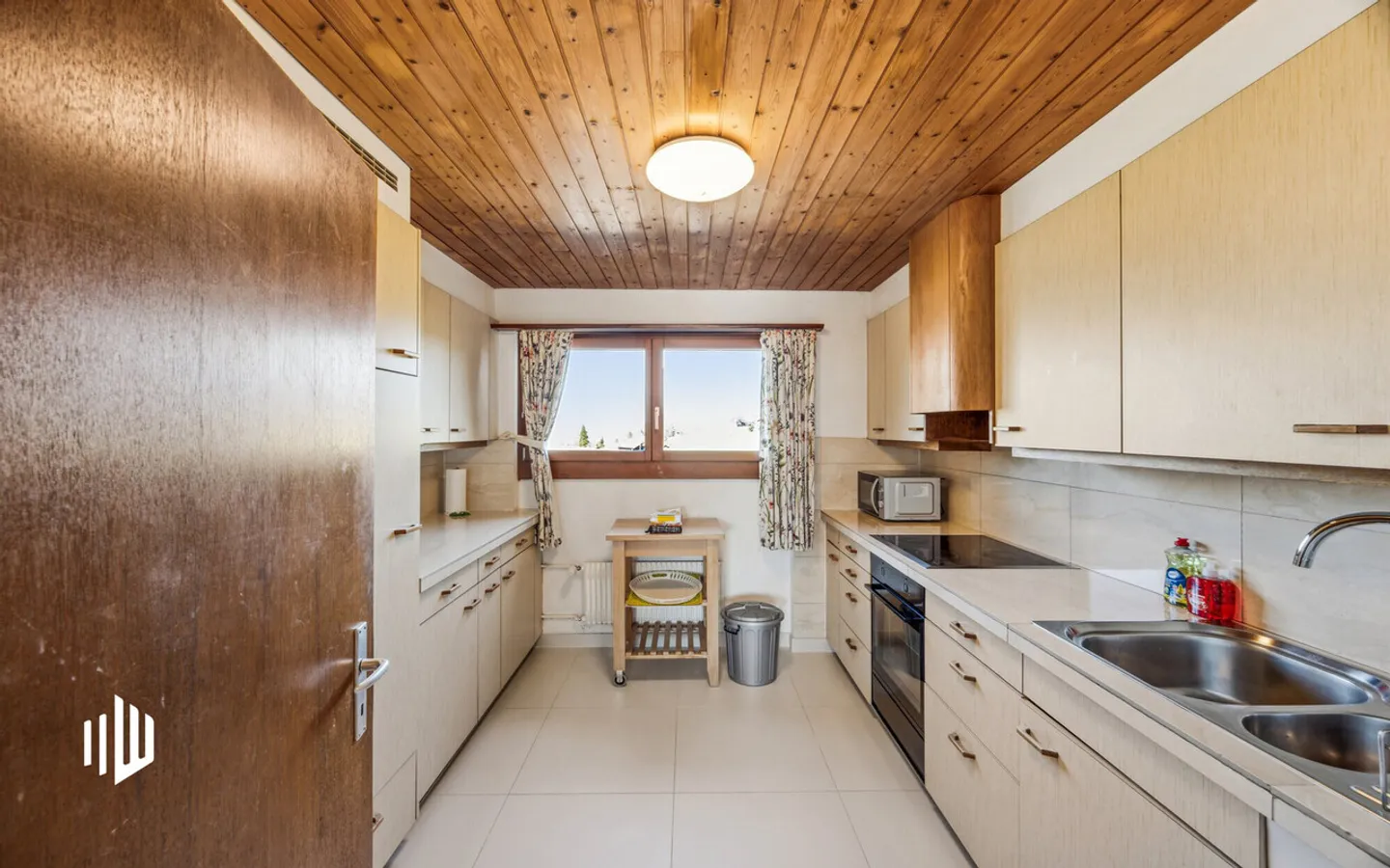 ImmoWyss - Chalet architettonicamente attraente sopra il lago di Thun - Foto 5 di 10