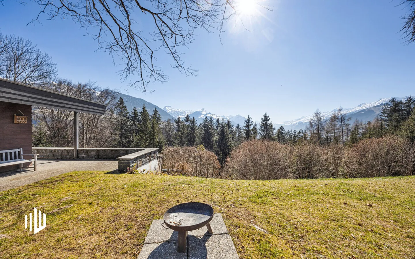 ImmoWyss - Chalet architettonicamente attraente sopra il lago di Thun - Foto 9 di 10