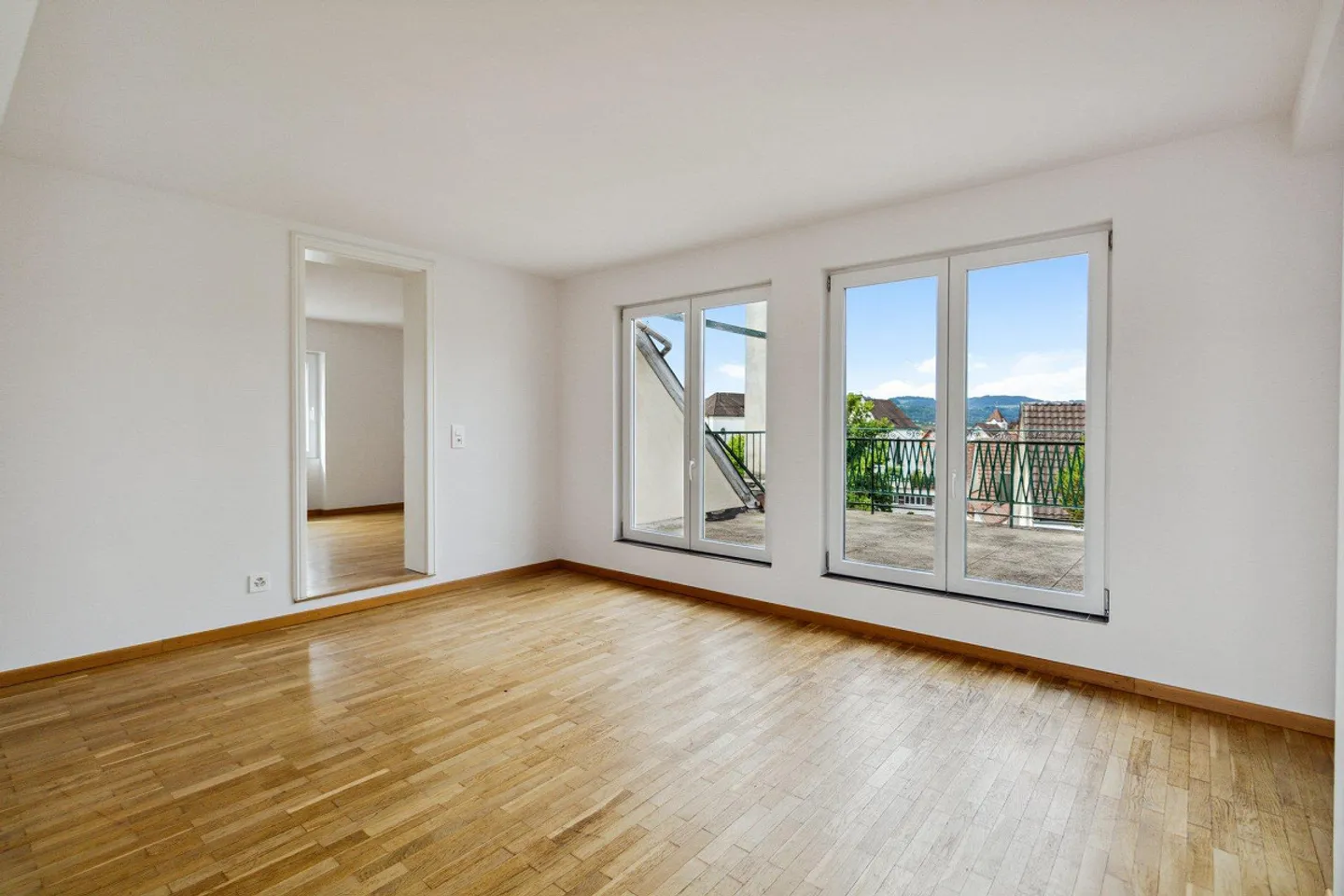 Appartement Charmant en Emplacement Central - Photo 2 sur 9